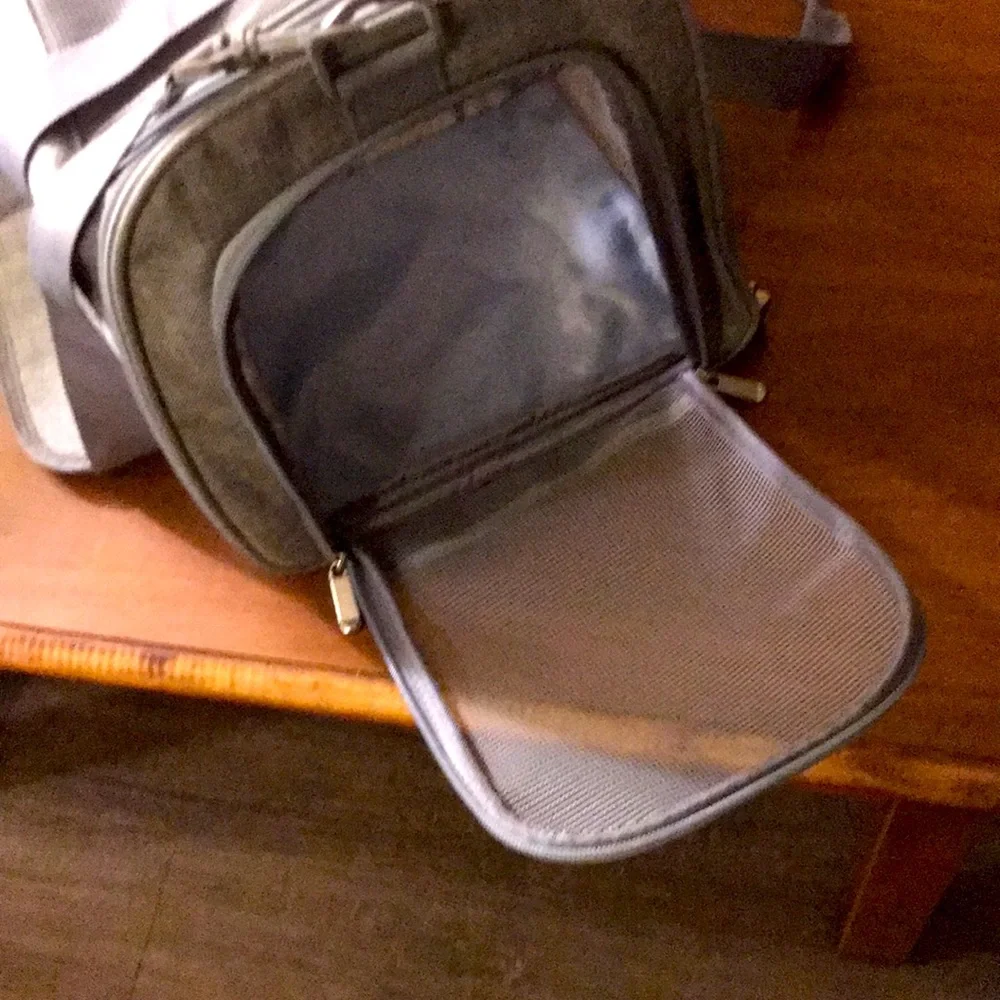 Collapsible Fabric Zipper Grey Pet Carrier Brand New Never Used NWOT